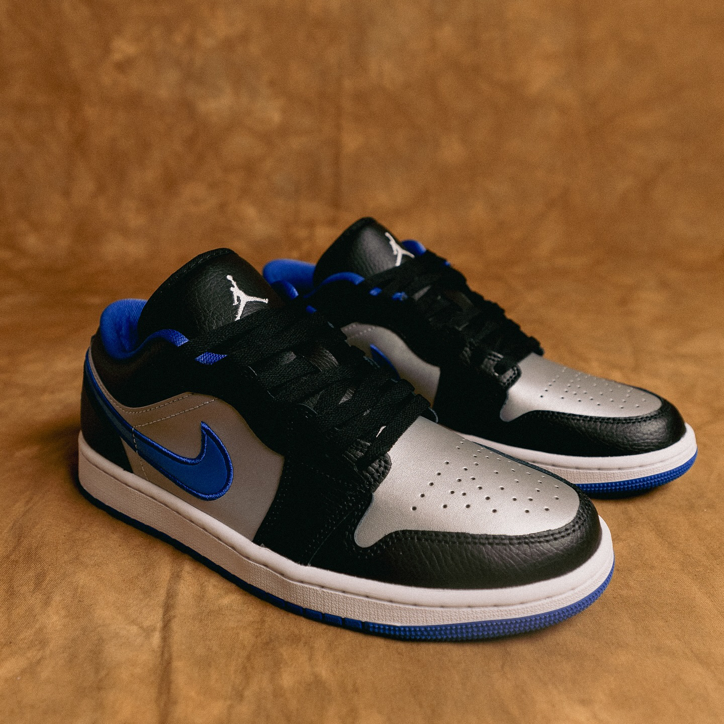 经典再现:Air Jordan 1 正黑/蓝色复古潮流运动休闲鞋 ⚫️🔵