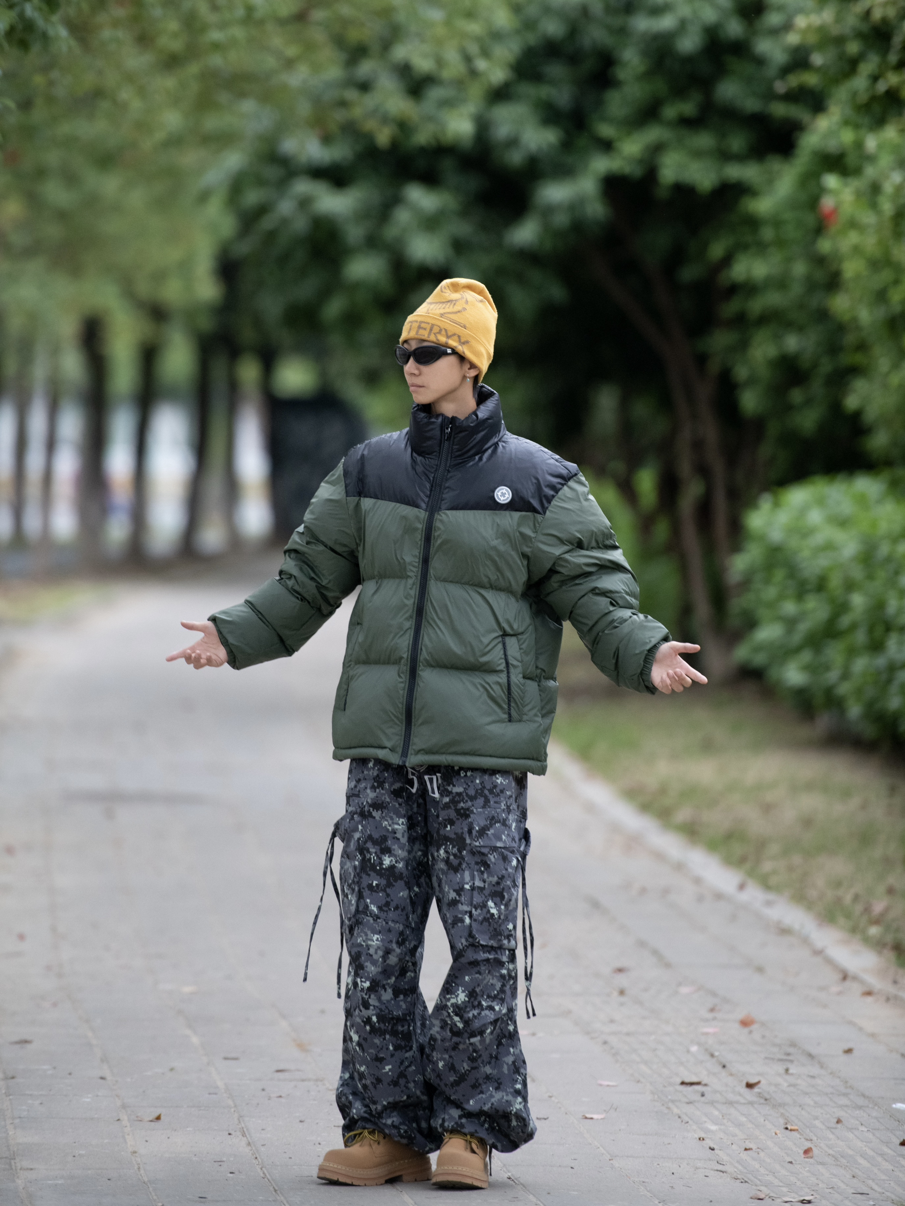我先冬了！墨绿撞色的羽绒服太酷咯💨