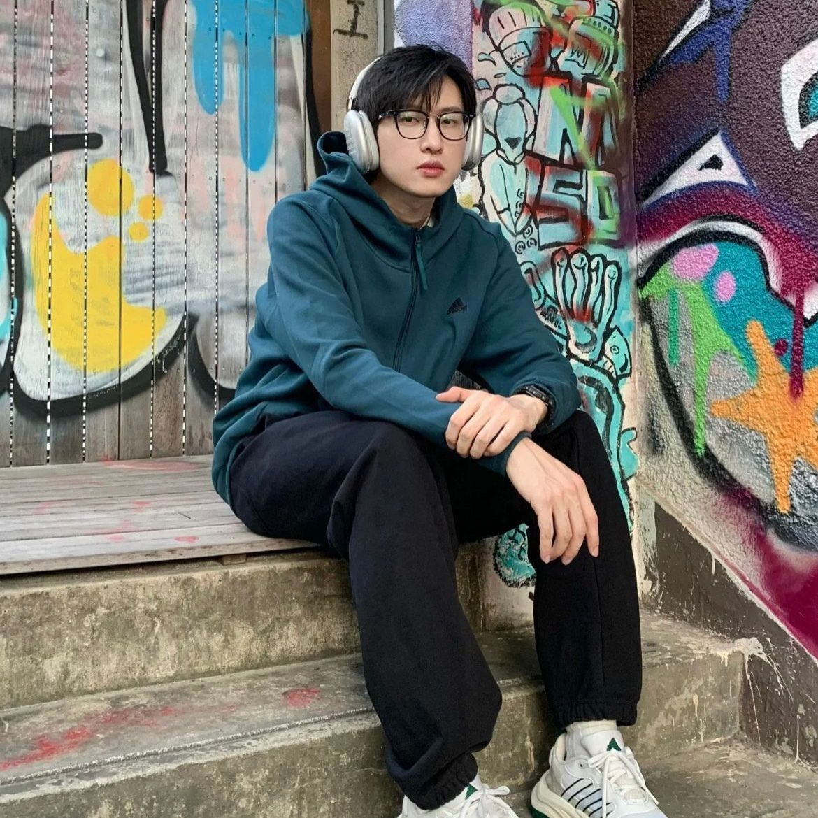 💥阿迪达斯ZNE系列针织运动拉链连帽夹克，炫酷爆表💥