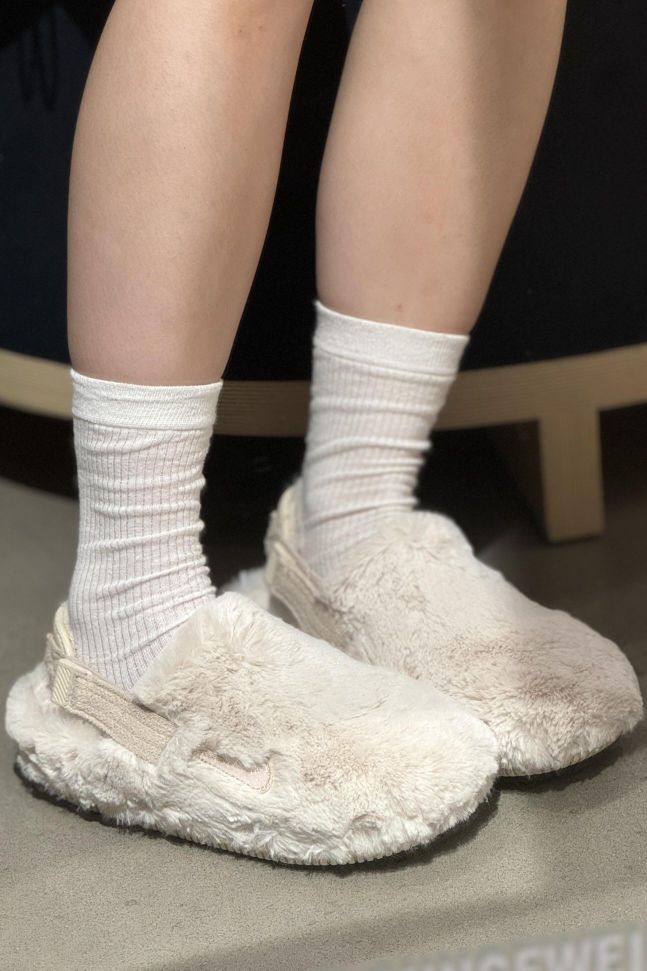 Nike 秋冬最爱的毛拖鞋可爱极了