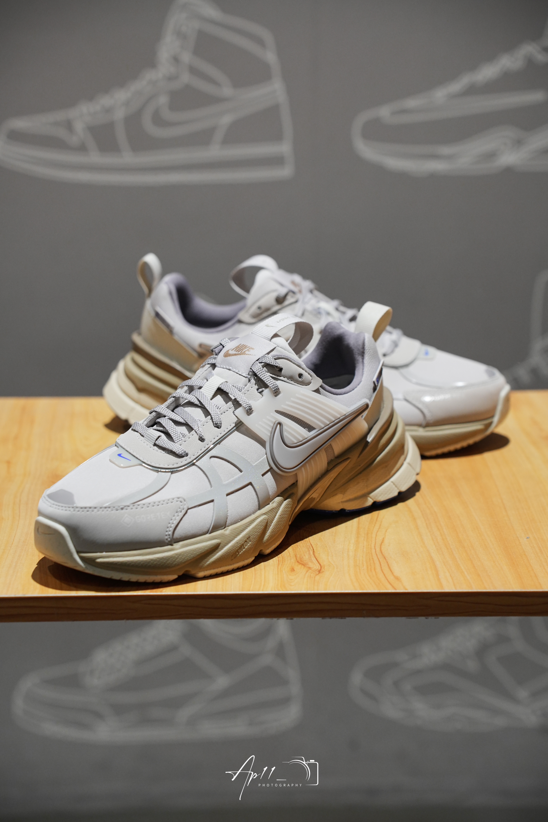 当潮流加上黑科技的加持，就诞生了Nike V2K Run GORE-TEX！