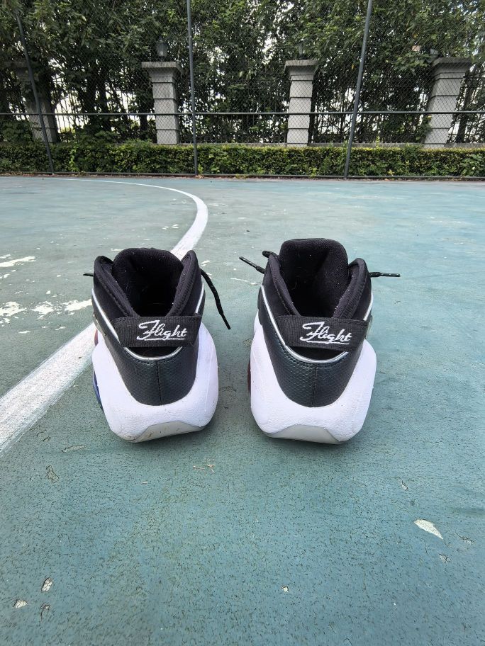 老鞋也能打系列之基德大眼睛
Nike Air Zoom Flight 95