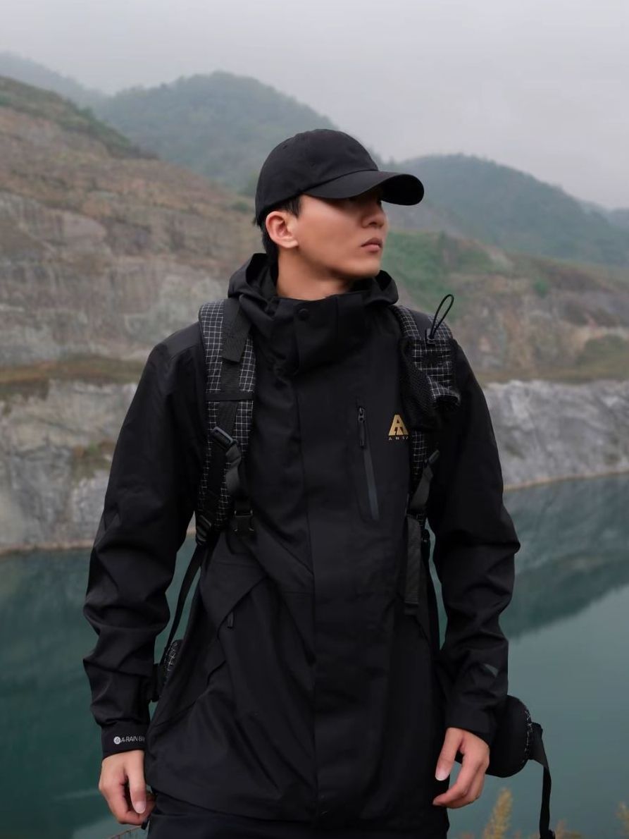 🌟安踏大地之壳2.0户外系列，冲锋衣新宠，三合一的神奇魅力！🌈