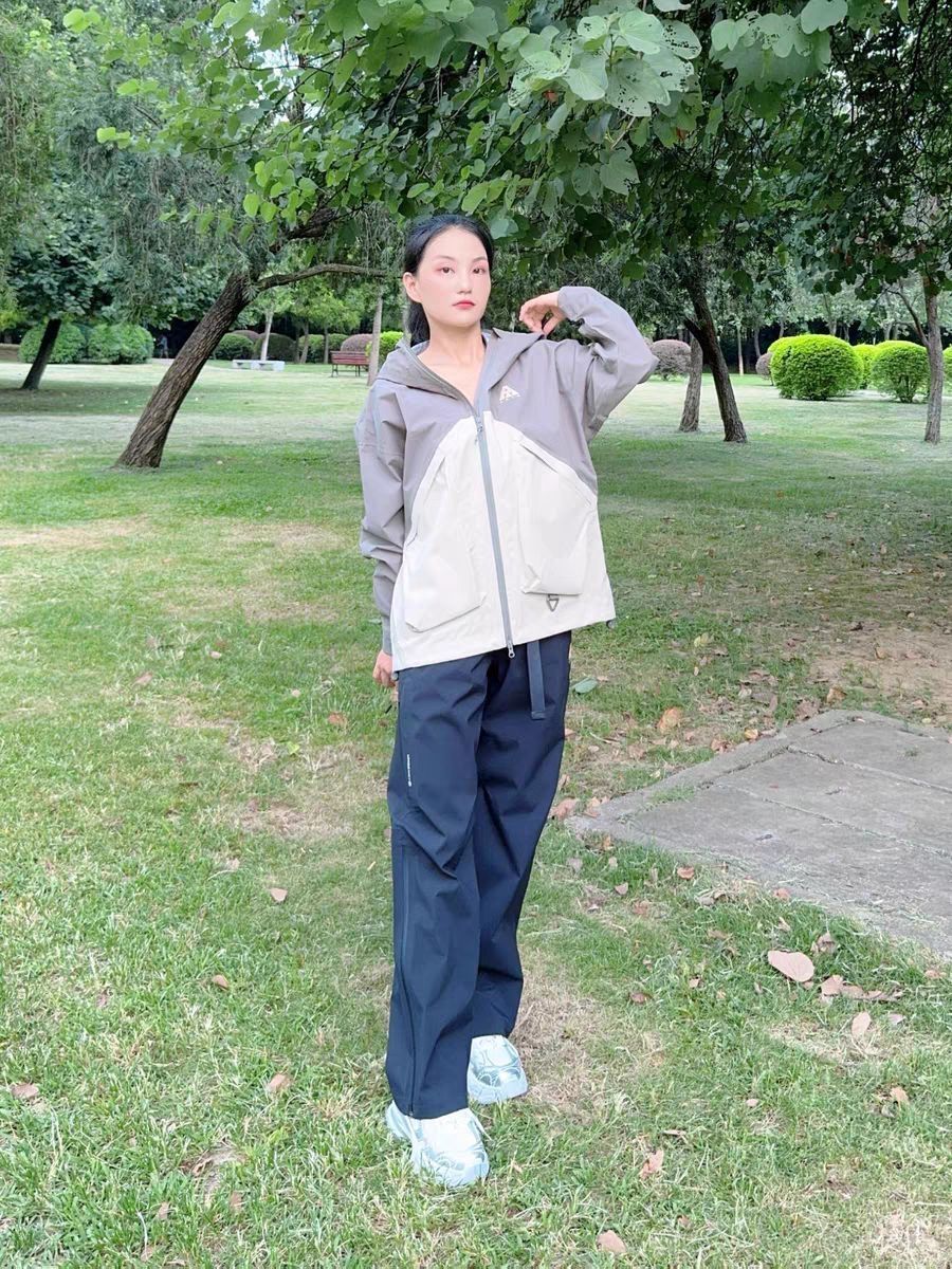 💥 硬壳夹克风来袭！户外防风雨透湿神器，你敢挑战吗？ 🌪️