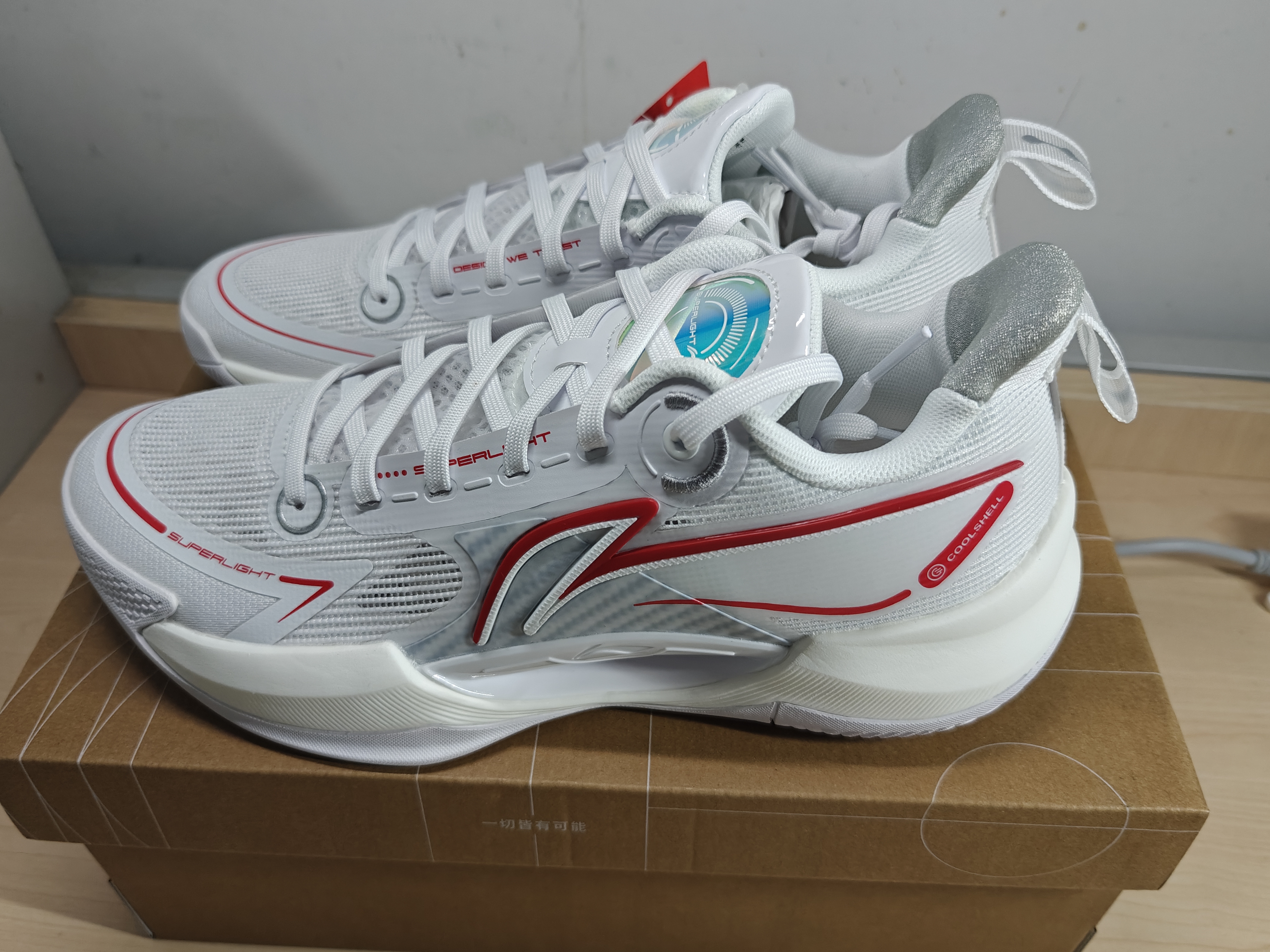 李宁超轻V2白色