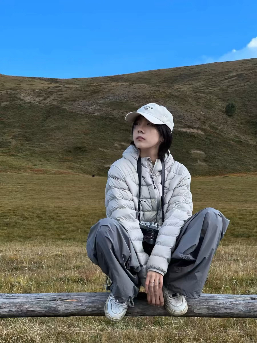 冬季浅色系羽绒服