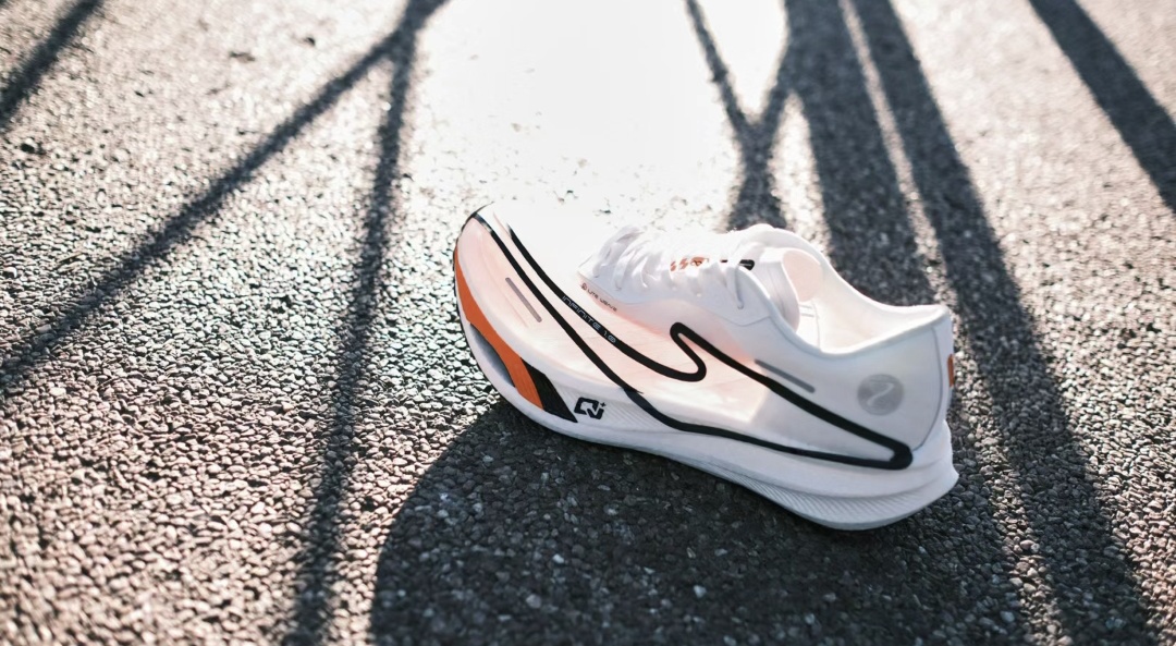 鸿星尔克真的很会！国马一姐欸！