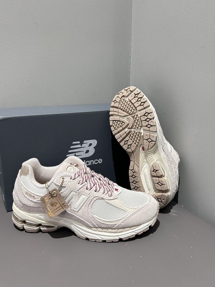 New balance秋冬新款来袭🆕|||金标奶白色非常适合秋冬，百搭又时尚！2002系列永不过时