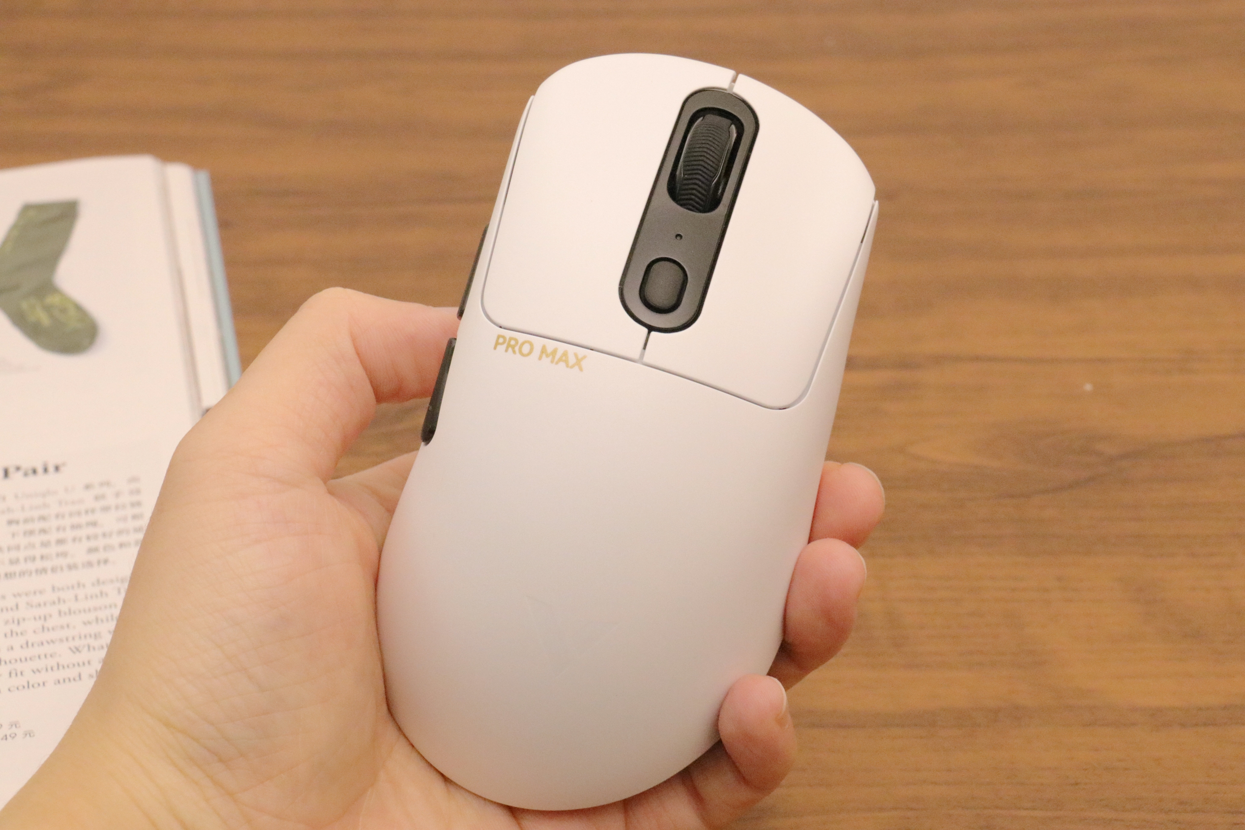 雷柏VT3PRO MAX鼠标：8K回报率加持，专业高速游戏鼠标首选