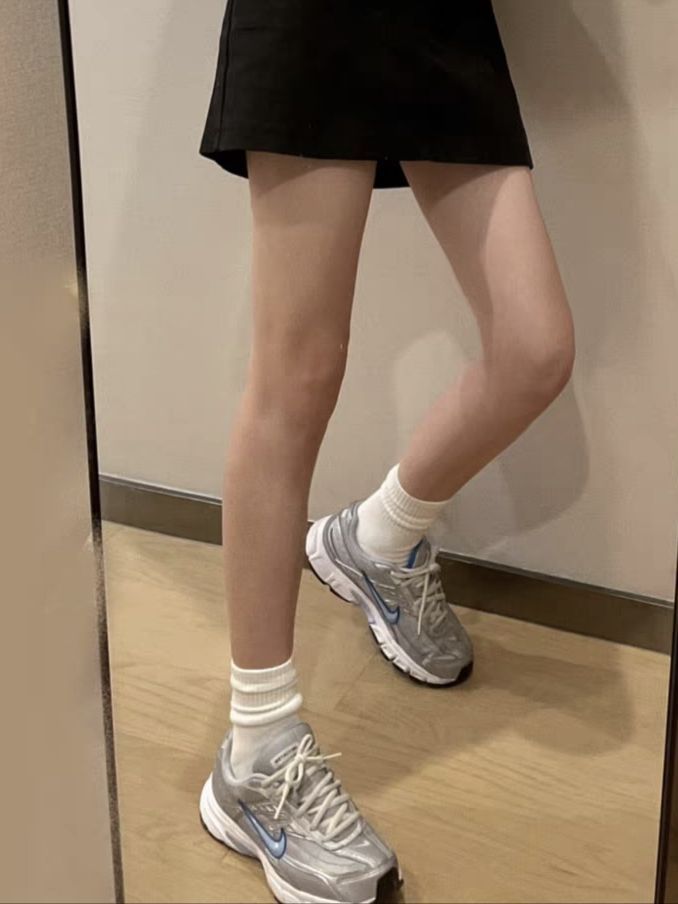 Nike Initiator 灰银色低帮休闲跑步鞋,女生必备单品!