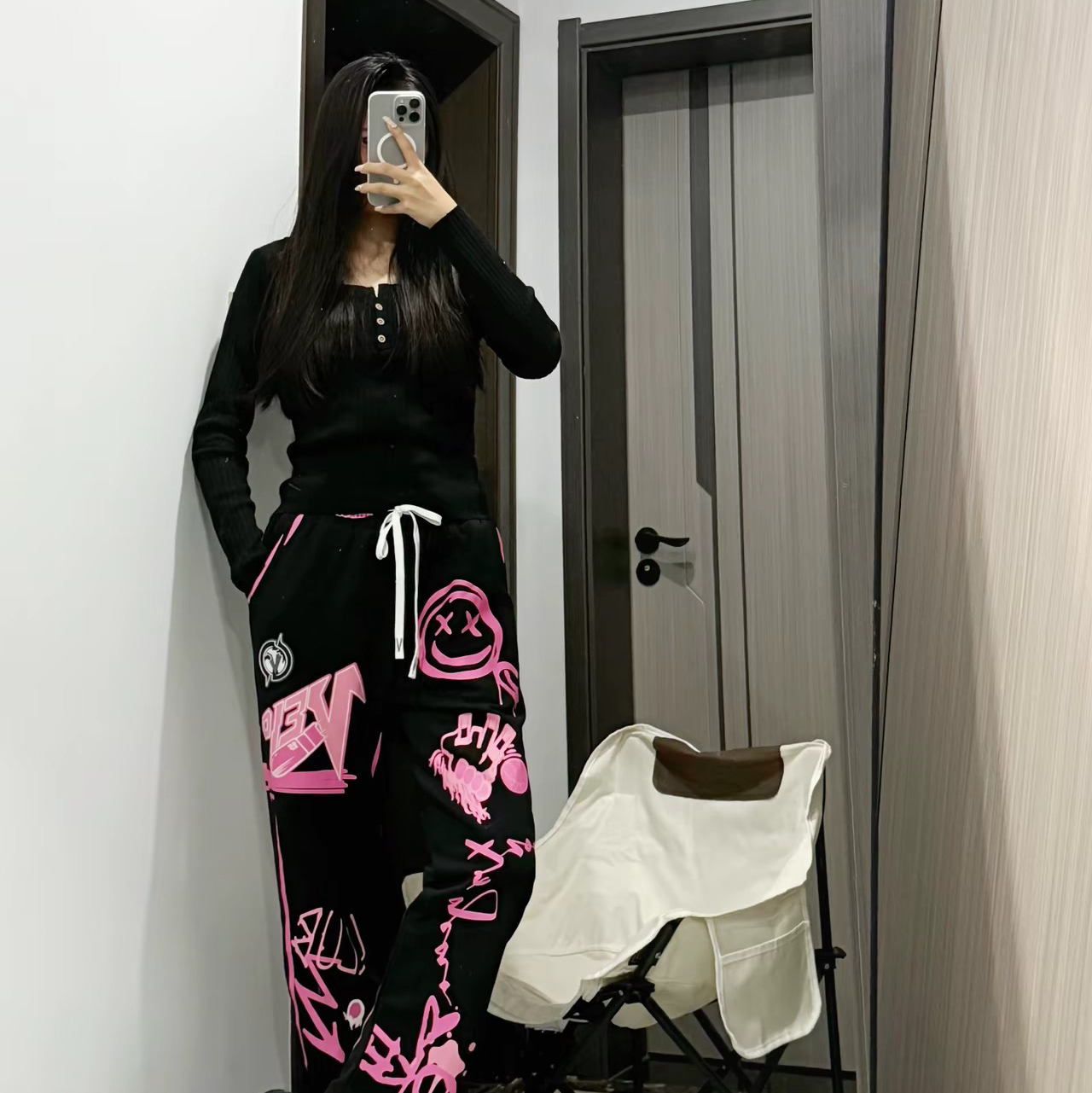 服啦 黑粉涂鸦的卫裤太好看啦
