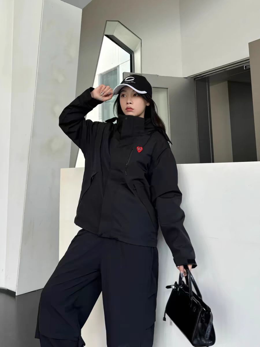 穿上它，简直让我感觉瞬间变身户外探险家🕵️‍♀️！