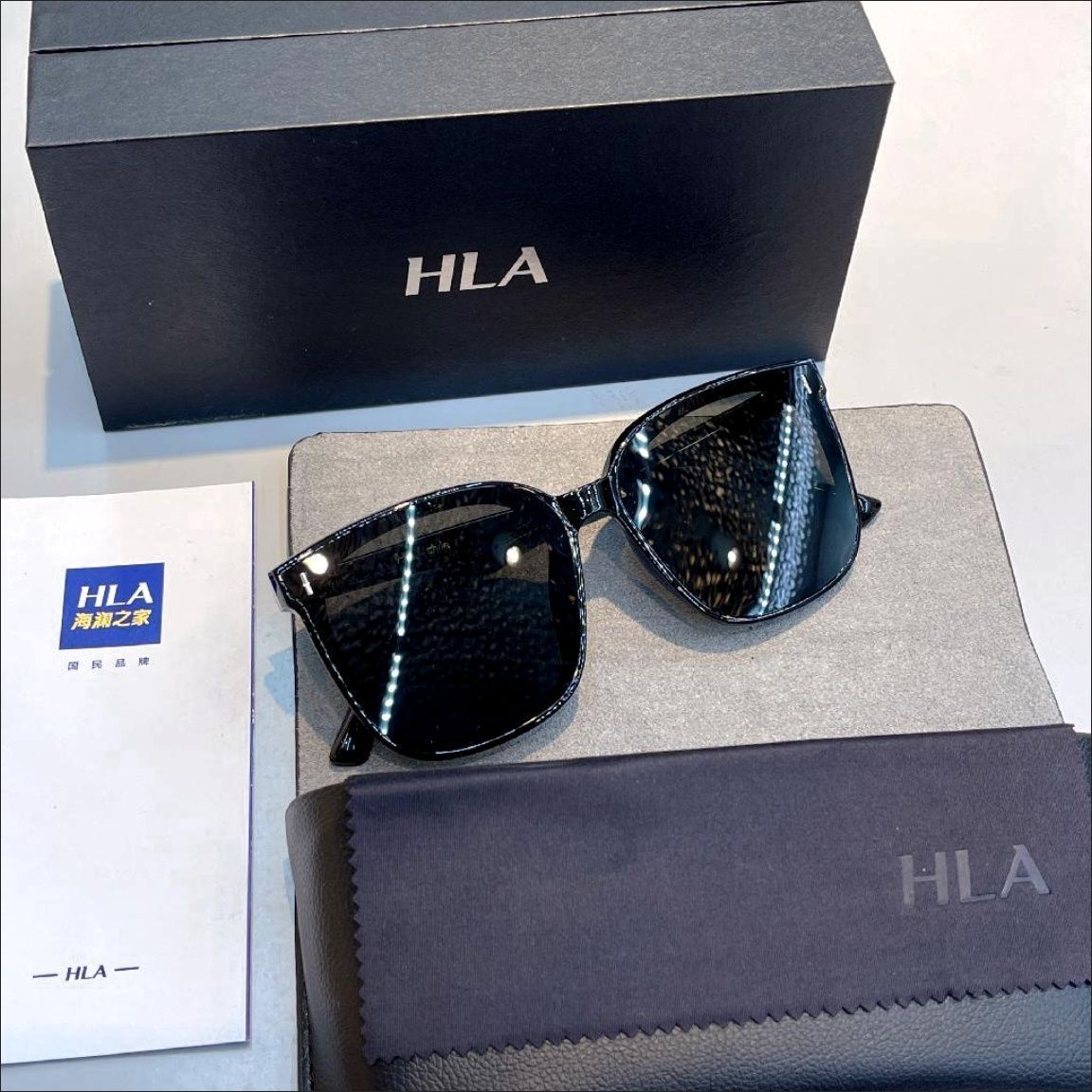 一副超出片的墨镜🕶