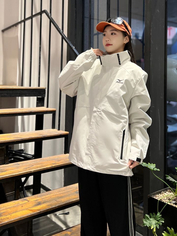 🤩白色冲锋衣简直是人间宝藏！