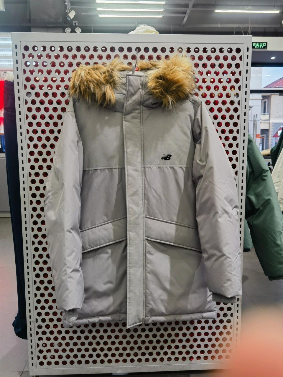 天冷咯 羽绒服已就位
