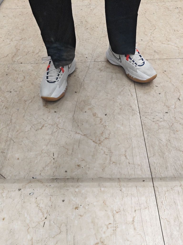 👟球鞋名称：精密6

📌是否偏码【偏大/