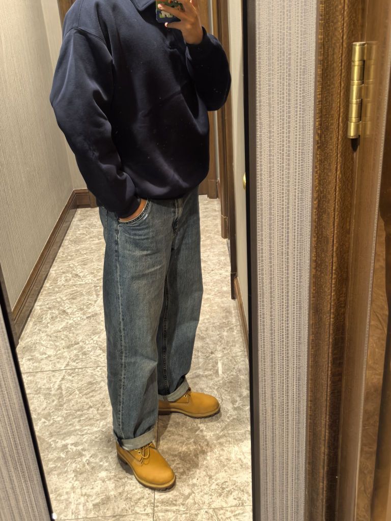 踢不烂配上牛仔裤 就像唐伯虎点了秋香