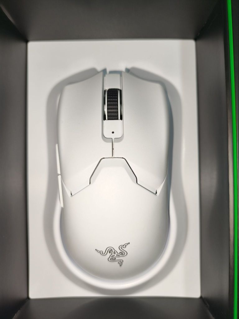 《雷蛇毒蝰终极版：轻如鸿毛，快若闪电，电竞玩家的不二之选》