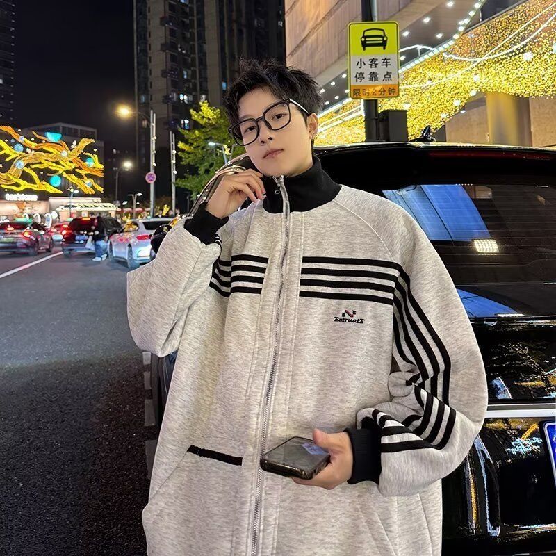 这款潮牌宽松外套，整体的质感非常出众，让