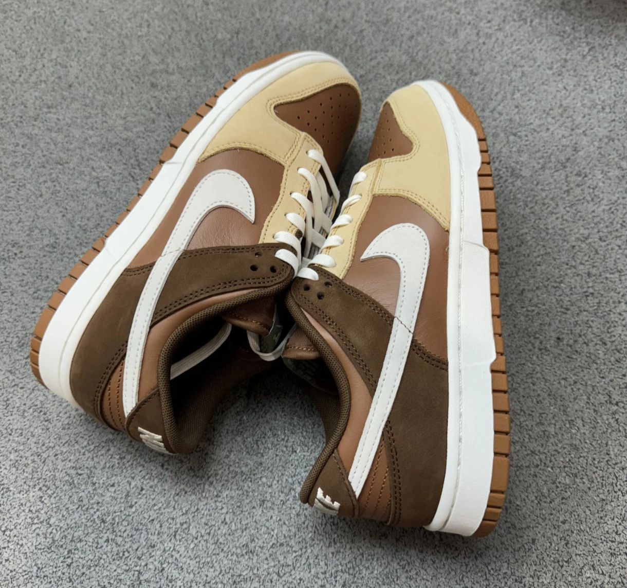 果然秋冬就得酷酷滴!这dunk好美拉德啊!