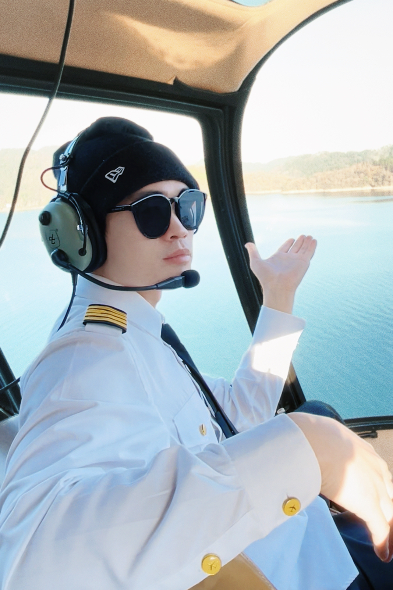 也是好起来，开上直升机了🚁