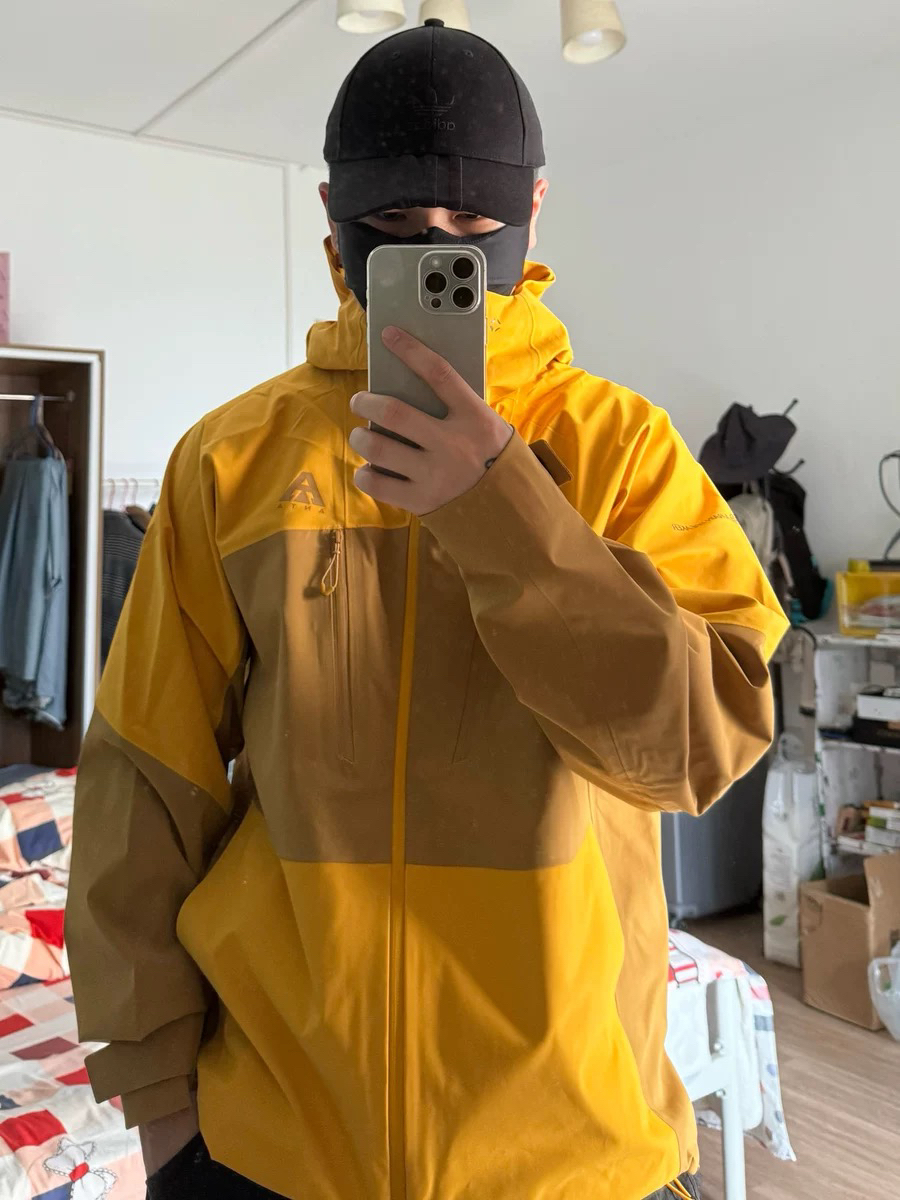 旅游怎么能少得了一件冲锋衣呢！