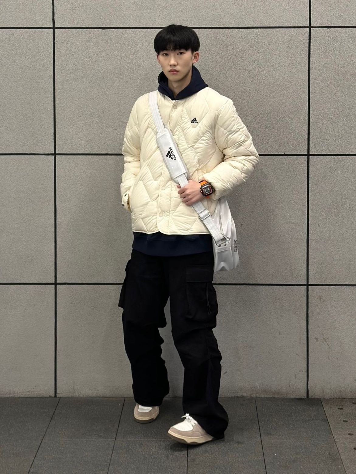 相信我!阿迪羽绒服这样穿是真的有够帅啊!