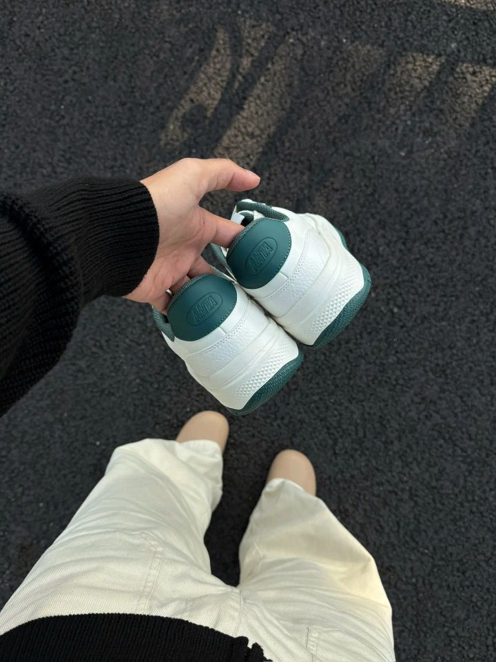 最近通勤率贼高的一双安踏板鞋！！谁穿谁好看系列 
