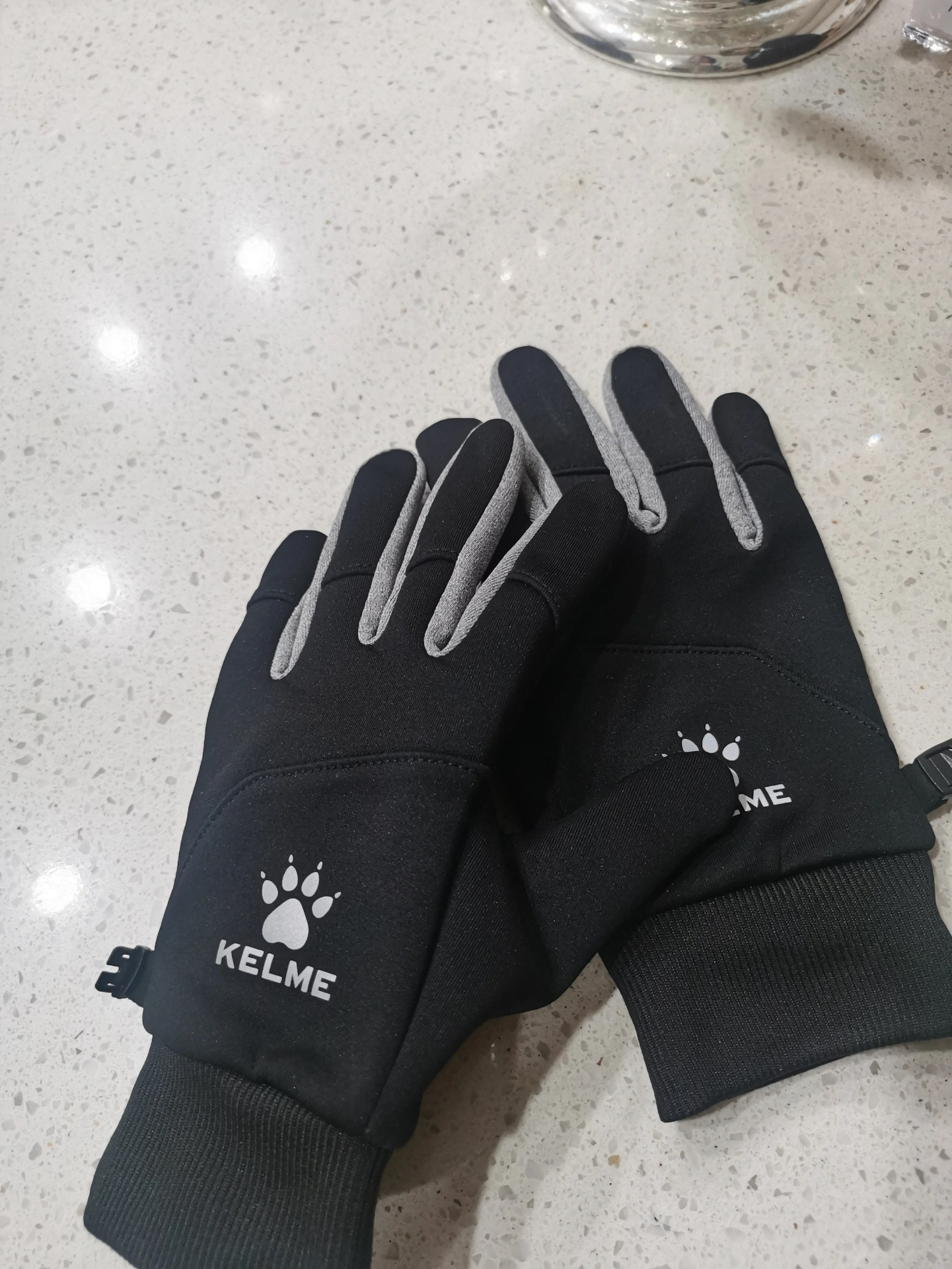 是谁冬天跑步还没有一双暖手的手套呢