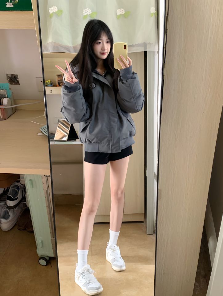 这件羽绒服设计美到心坎了！女高冬日最爱！