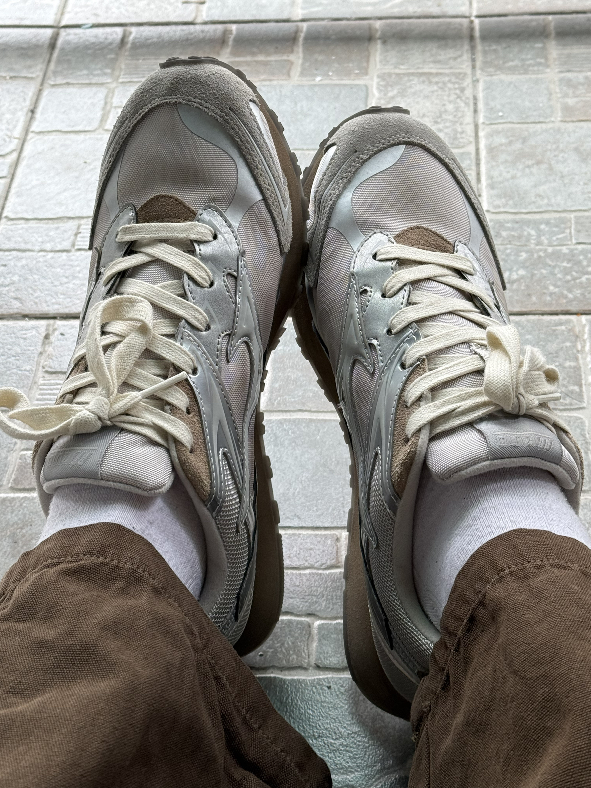 未来感与复古感并存的一款美津侬👟