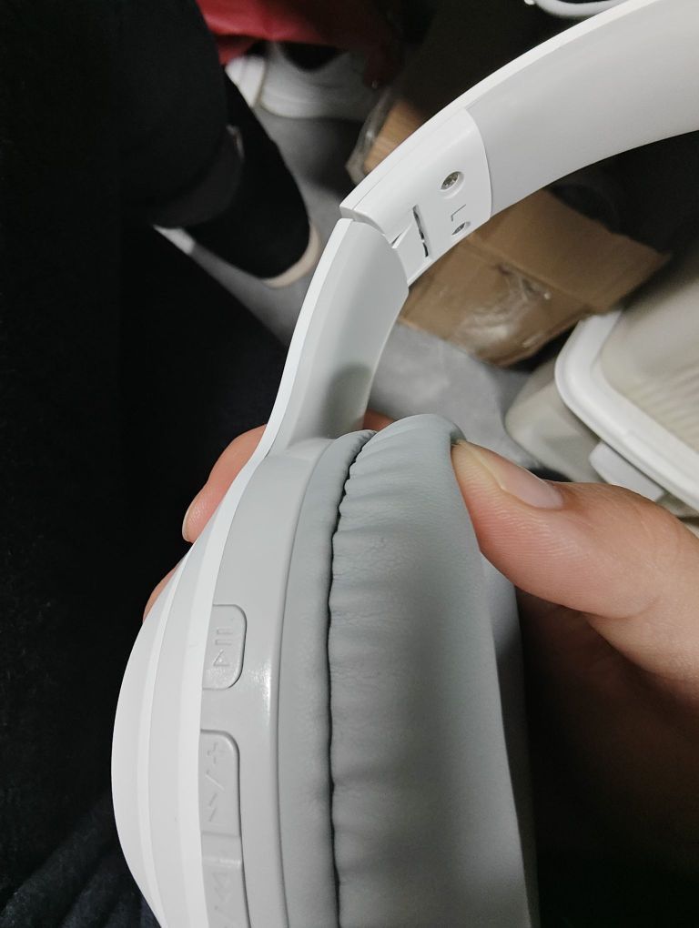这玩意一分价钱一分货好吧，以后买耳机记得