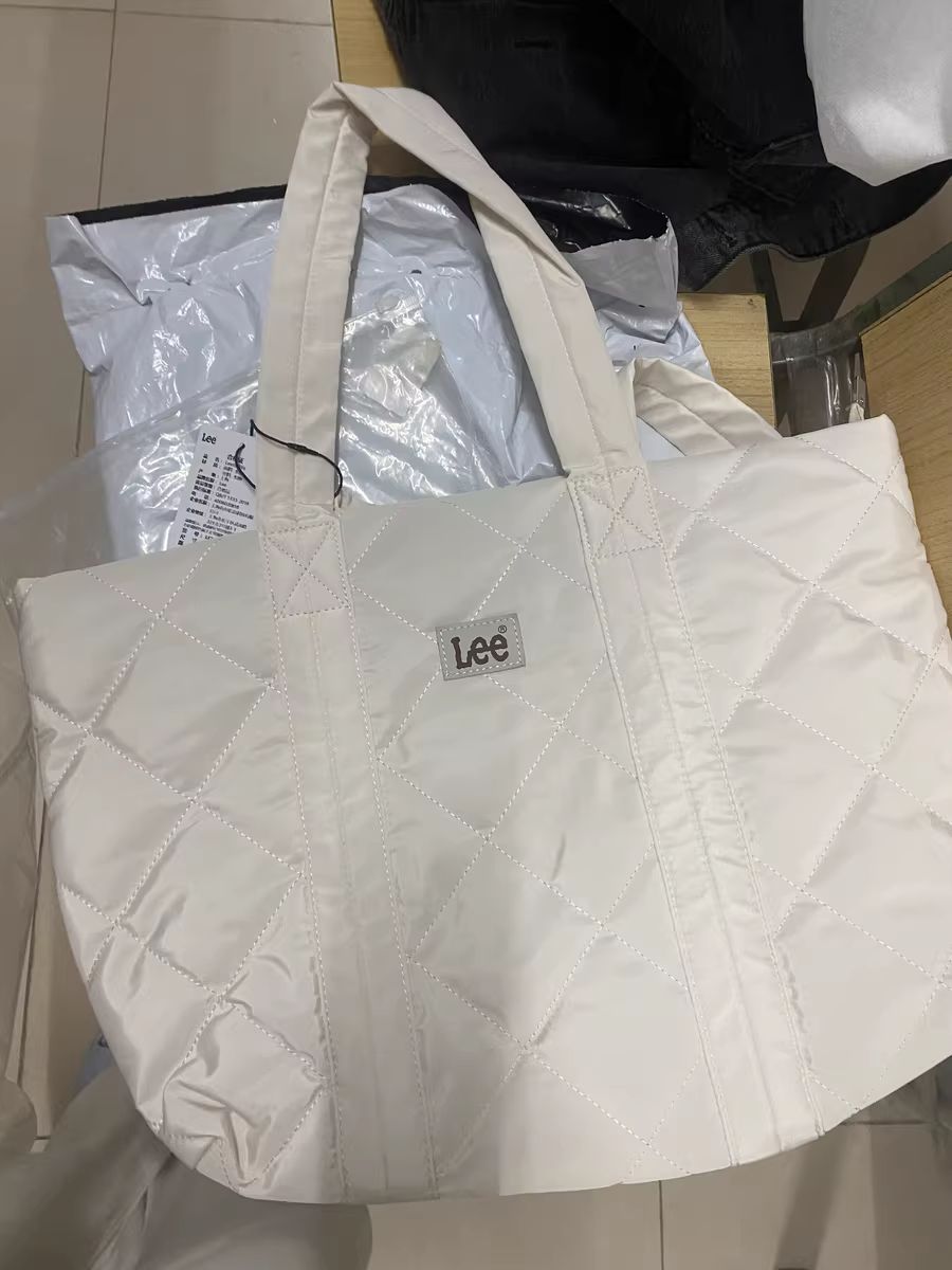 适合大学生的Lee大容量托特包