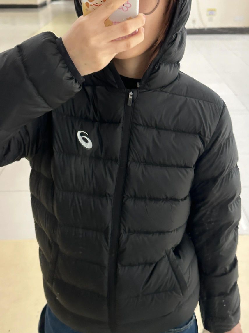 亚瑟士穿上了