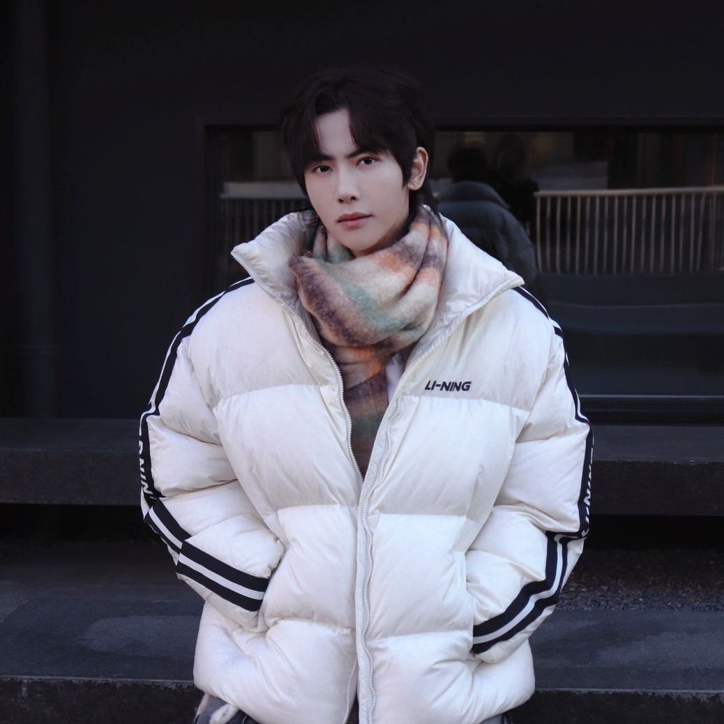 条纹羽绒服，巨保暖!