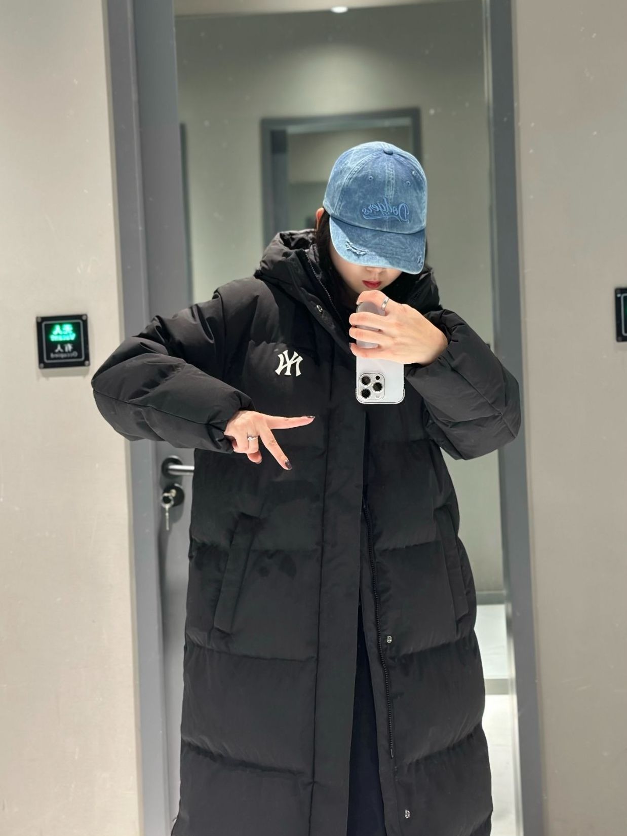 冬日取暖还得靠长款鹅绒羽绒服