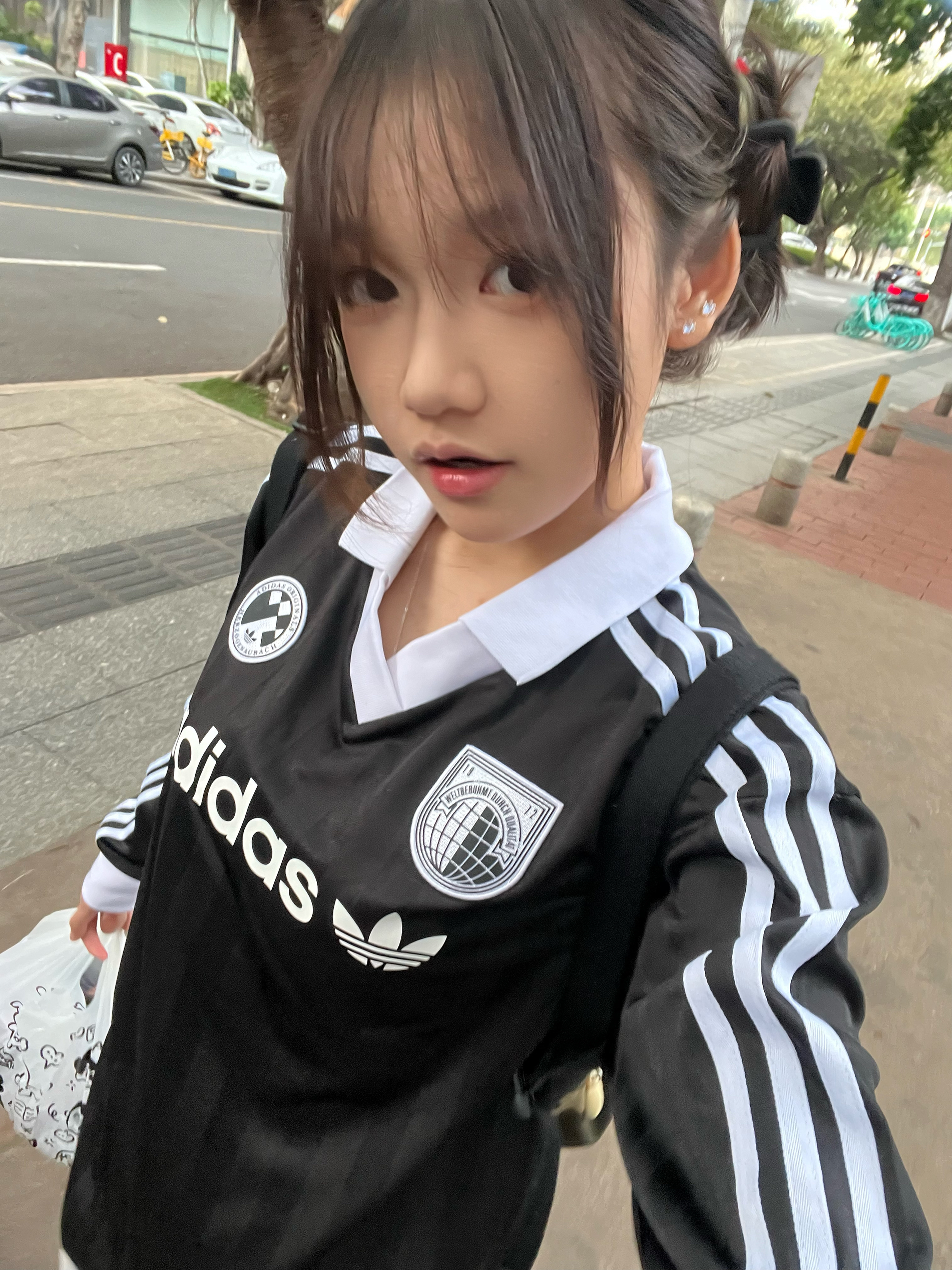 今天也是Adidas女孩~