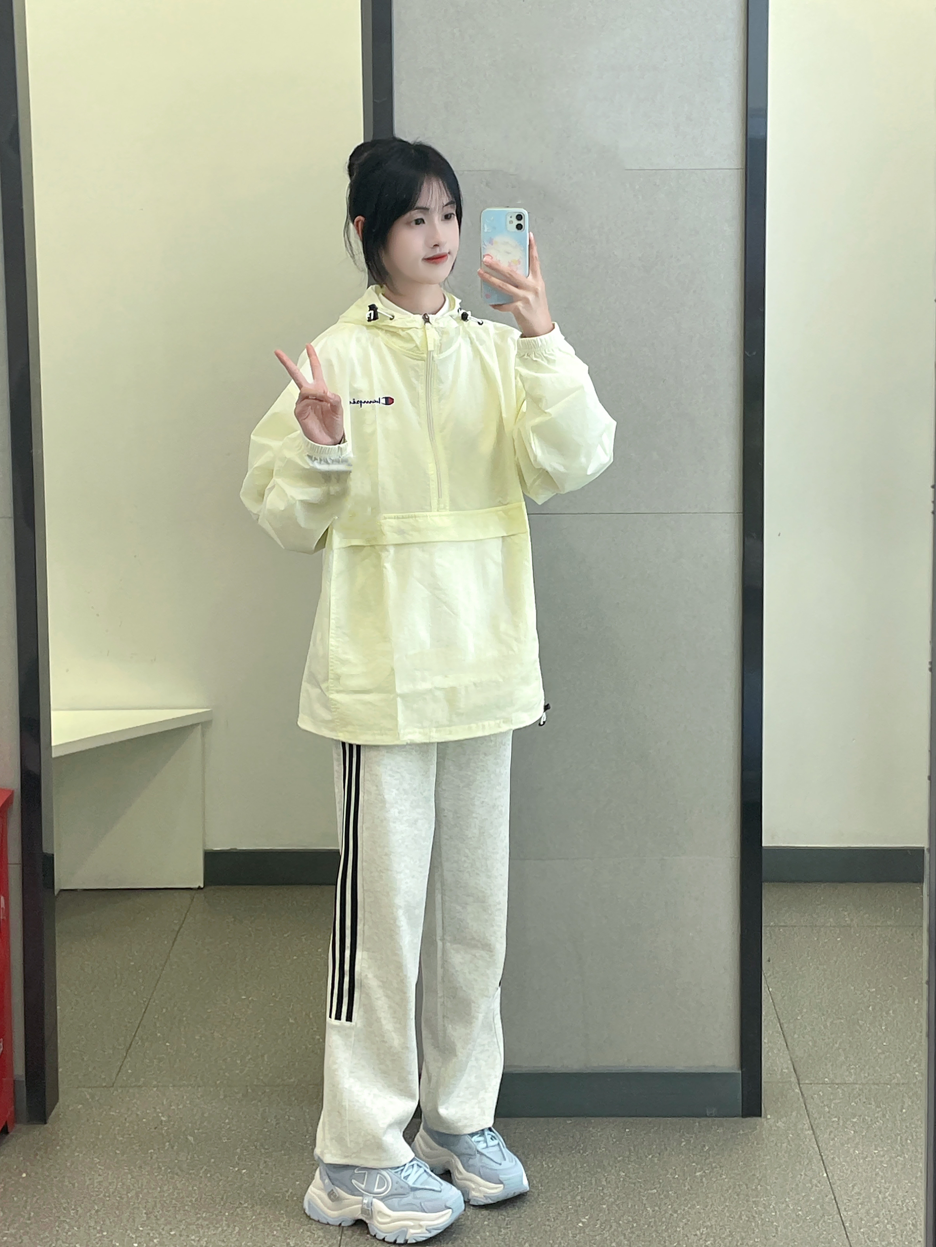 今日浅色系穿搭！