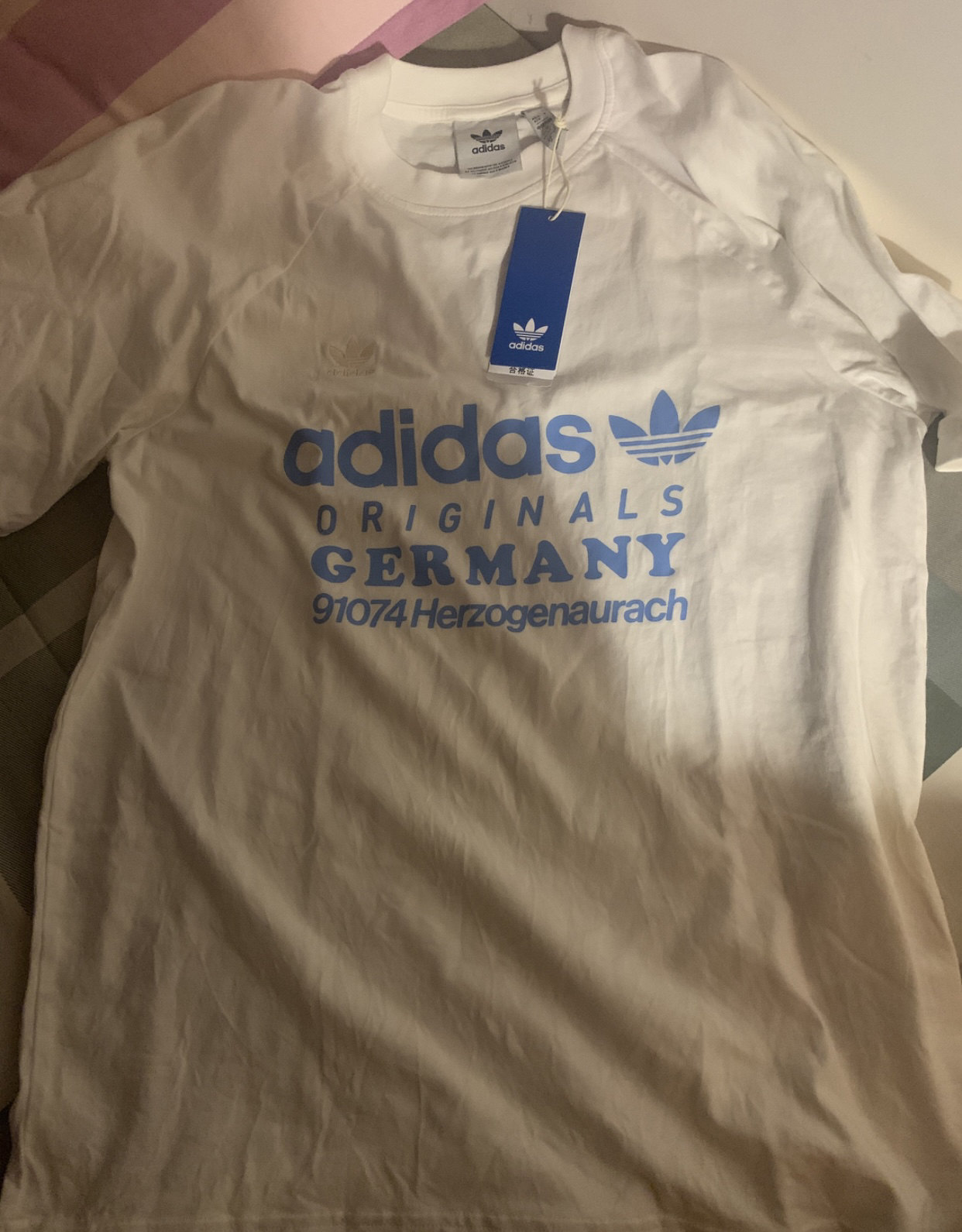 好好看滴，刺绣标准，颜色好看，穿着超级舒