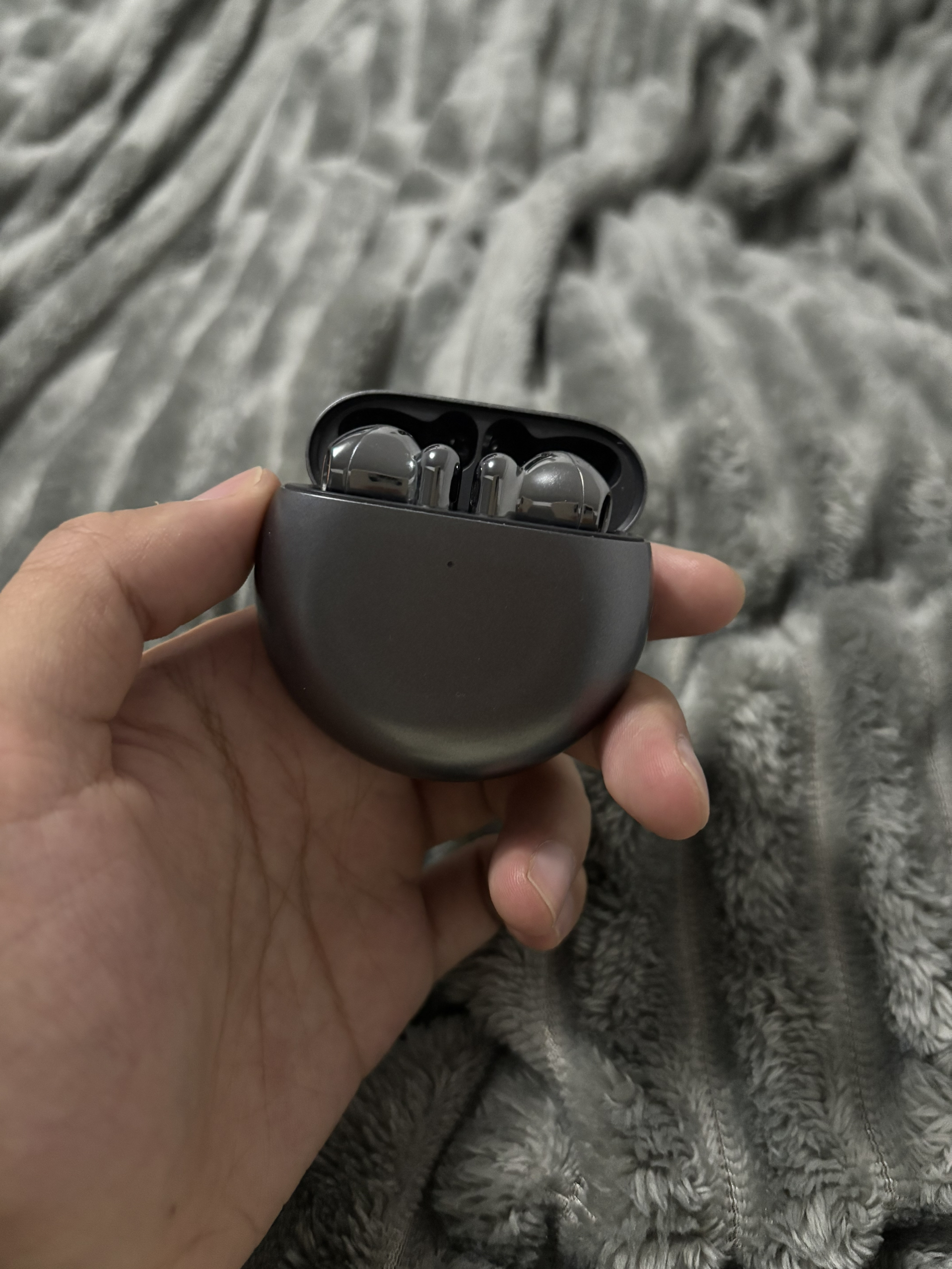 huawei半入耳降噪，已经用了两年多了