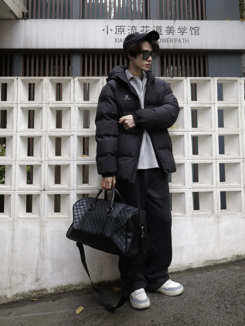 天冷了，该穿厚棉服了