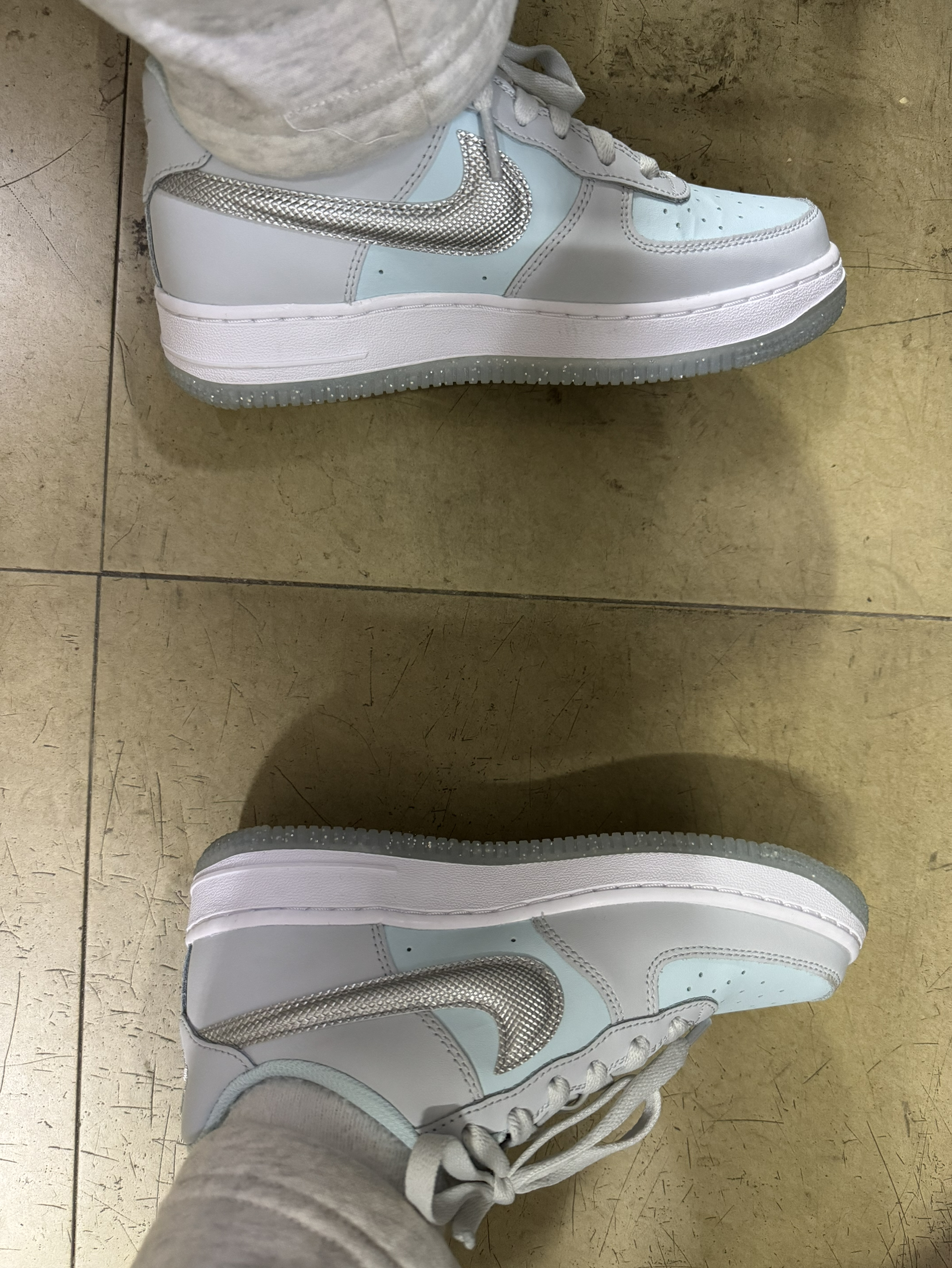 关于我有一双蓝色空军