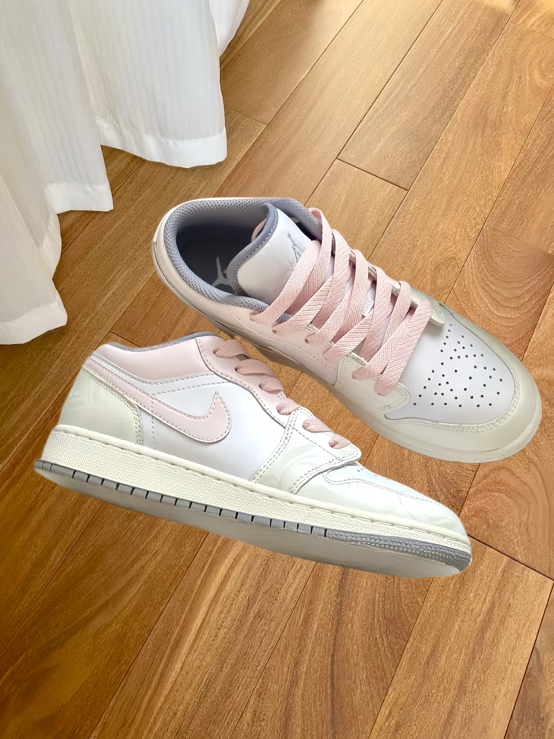 💖日常空军单调乏味？这款樱花粉板鞋让你瞬间脱颖而出！🌸👟