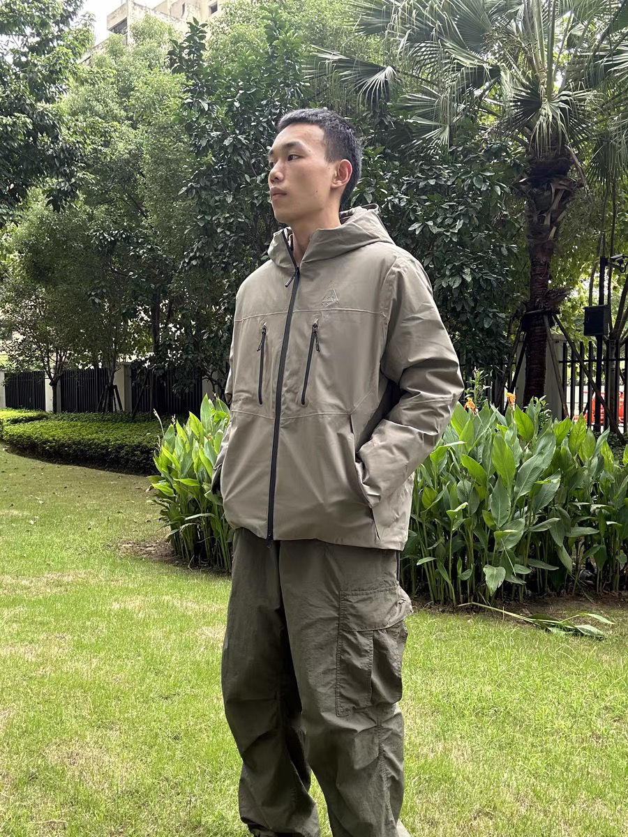 Anta 专业又保暖的硬壳羽绒服