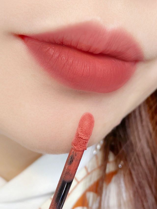 💄GUCCI 古驰云雾金管唇釉 208，绝美调色，一眼爱上！
