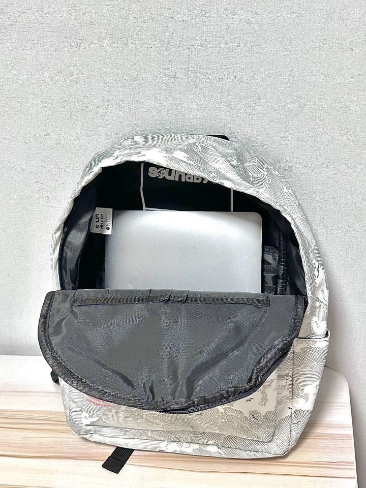 实用主义双肩包，上学高出境率不是盖的