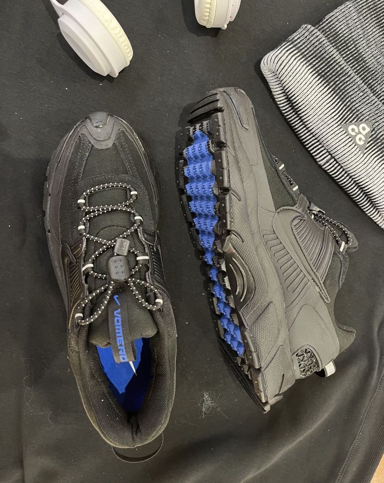 NIKE ZOOM VOMERO ROA
