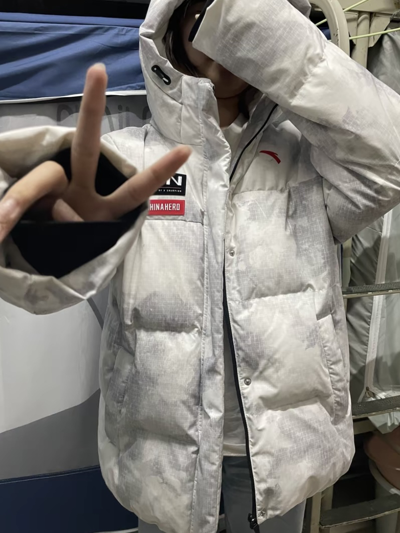 运动保暖新选择，安踏羽绒服，温暖随行