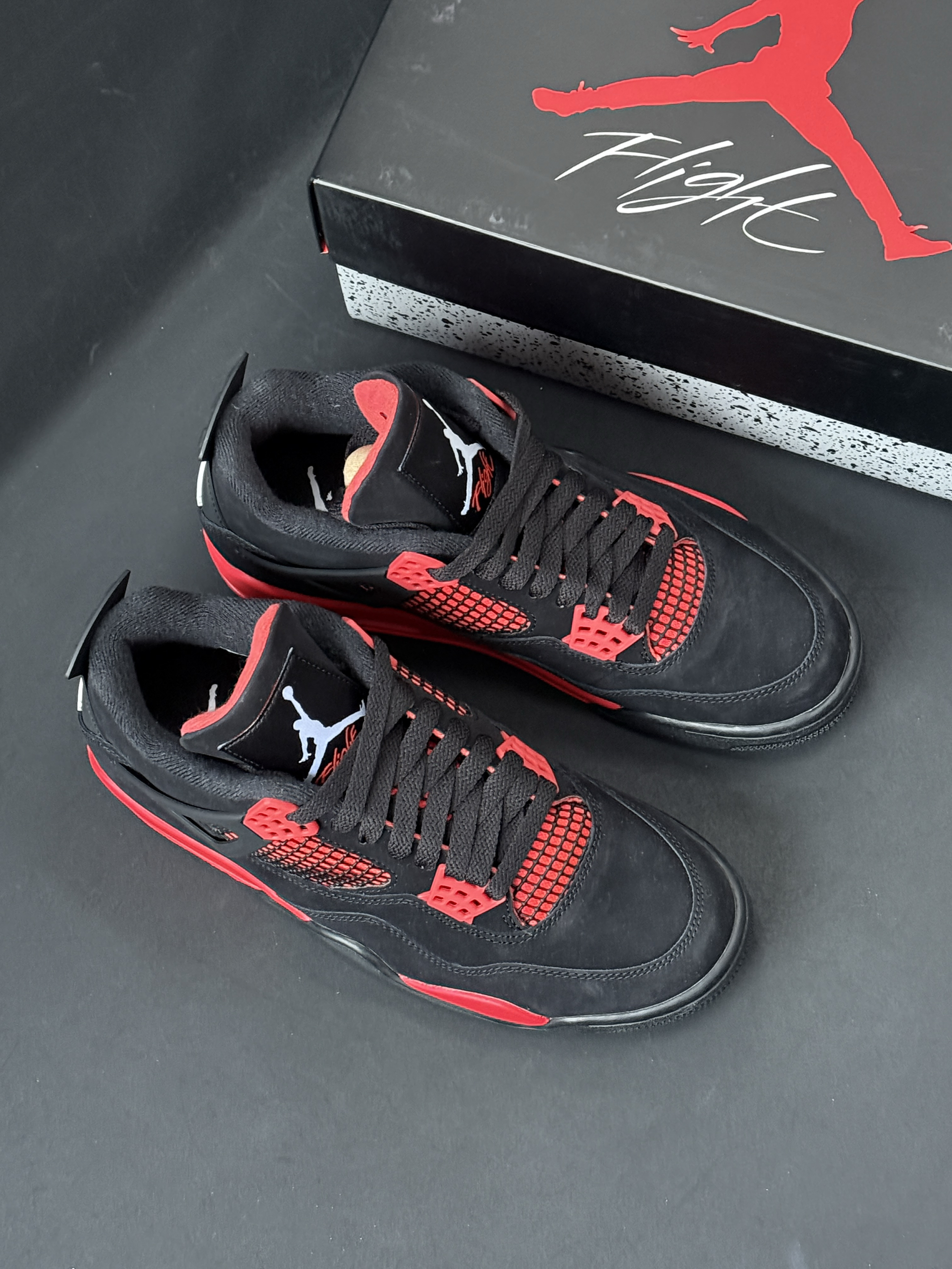 AJ4 红雷电｜雀实帅啊