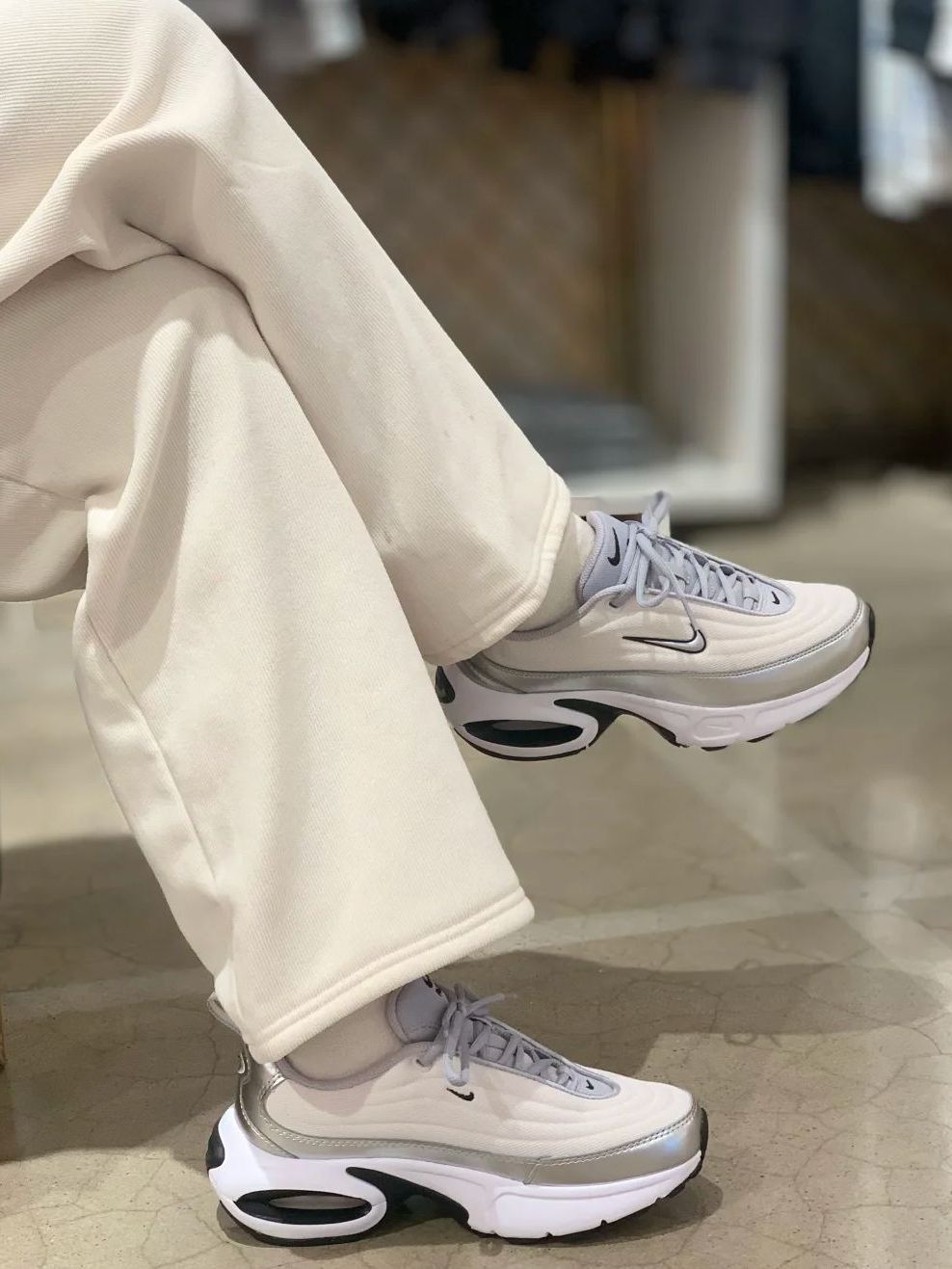 小个子女生必入这双鞋
Nike Air Max Portal SE